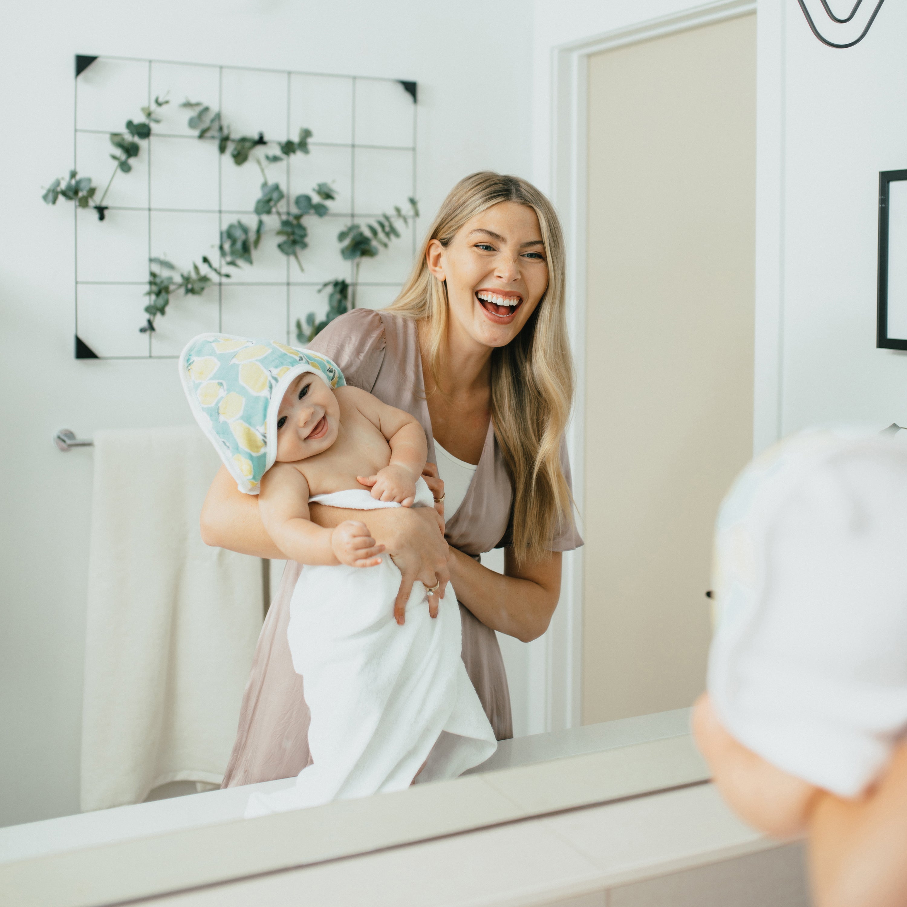 Aden + Anais  Farm To Table Hooded Towels- 2 Pack